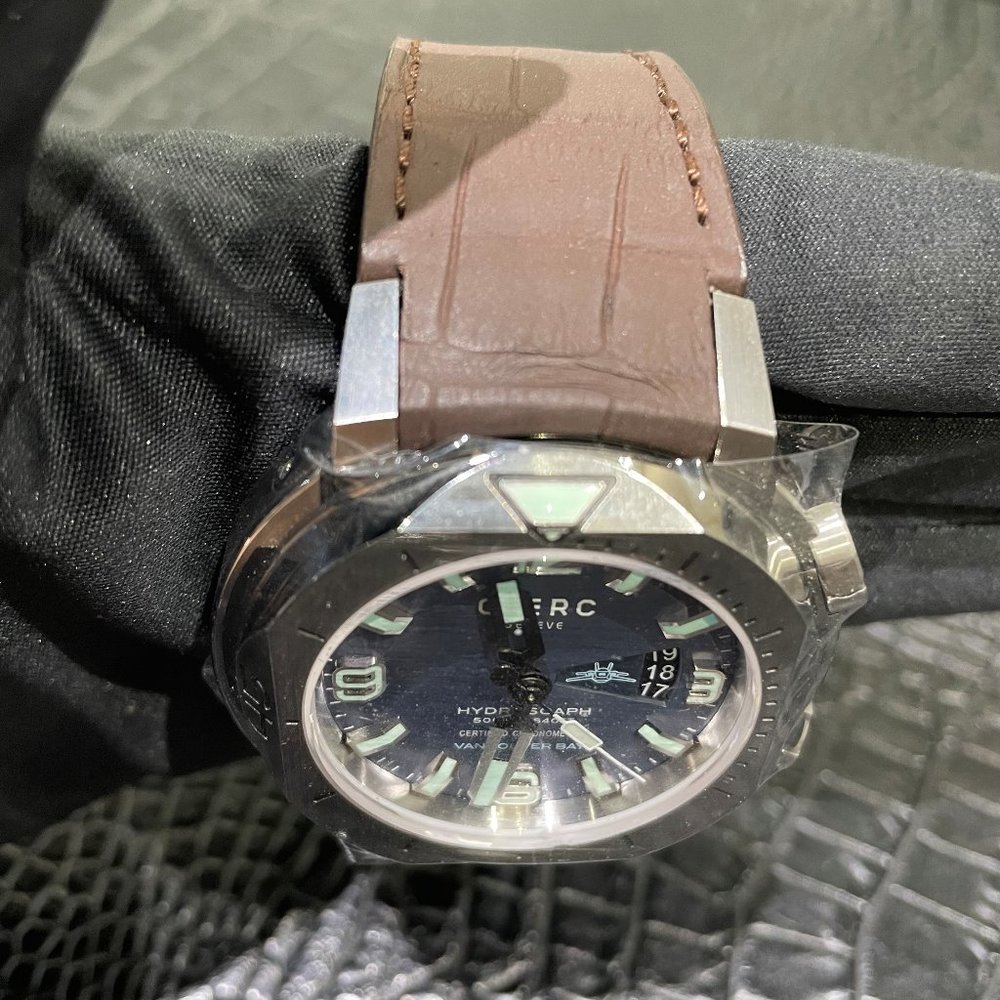 Men's Watch - Picture 2 of 3
